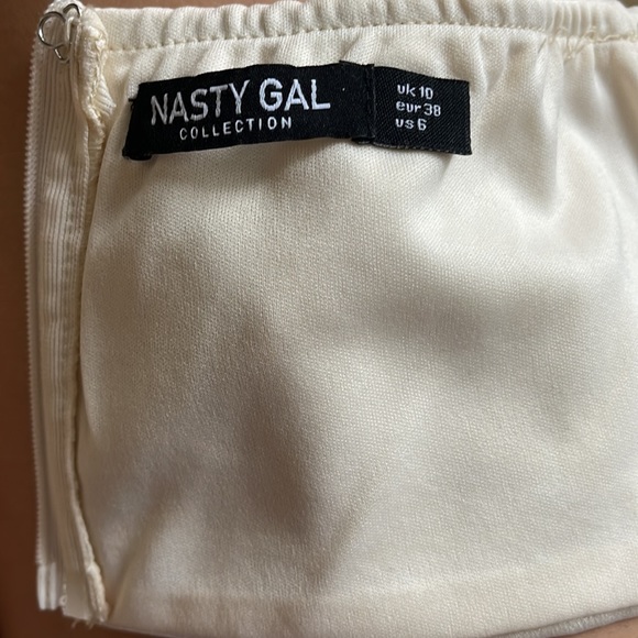 Nasty Gal cream satin crop top with bow tie straps, size 6 US - Picture 5 of 5